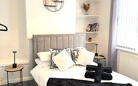Ty Noah- Newly Refurbished Home In The Heart Of Pembrokeshire